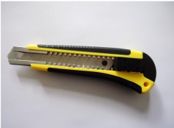 High quality Utility knife with rubber grip