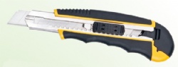 Heavy duty cutter with skidproof rubber grip handle